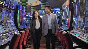 uslot slot game provider ဂိမ်းများ ရွေးချယ်ကစားနေသော မြင်ကွင်း